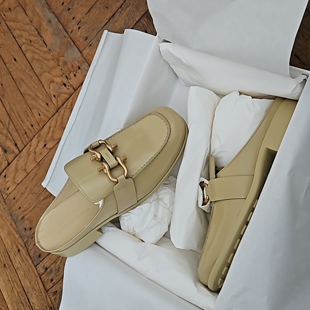 Bottega Veneta Patent Leather Mule Slides in Light Olive with Gold Hardware - Picture 2 of 3